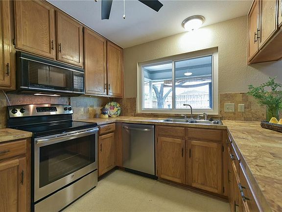 4th image of 340 Anita Ave