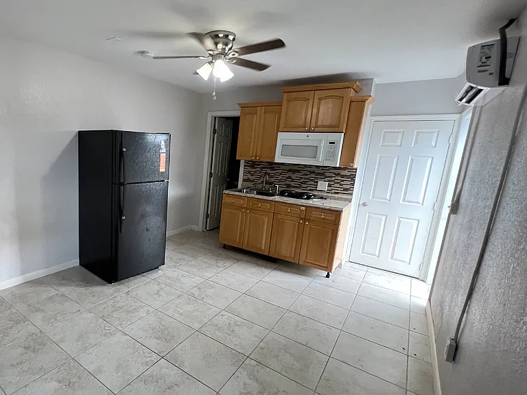 4361 NW 36th Ave #B — Photo 5