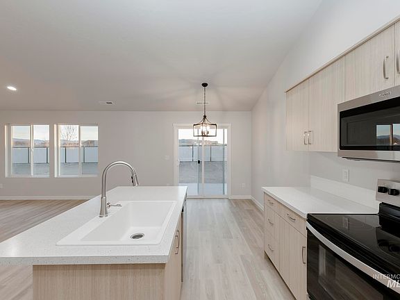 4th image of 7406 S Menzingers Ave