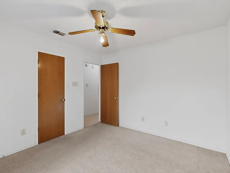 7517 Crosstimbers Ln — Photo 16