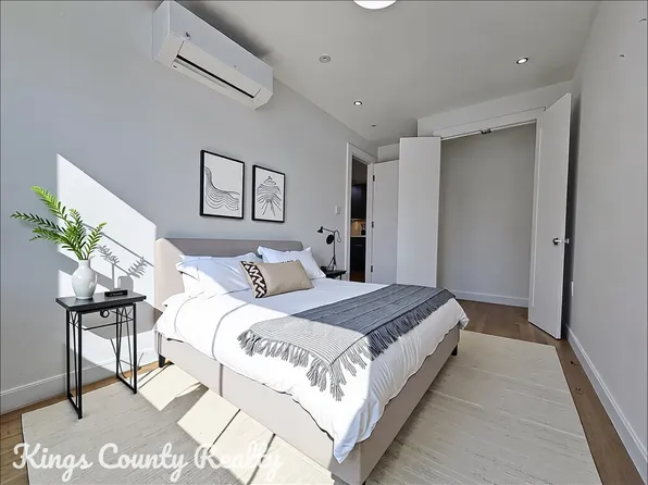 939 Brooklyn Avenue image 4 of 9