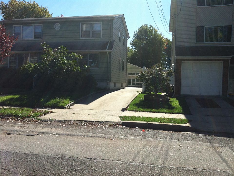 2nd image of 42 Forest St