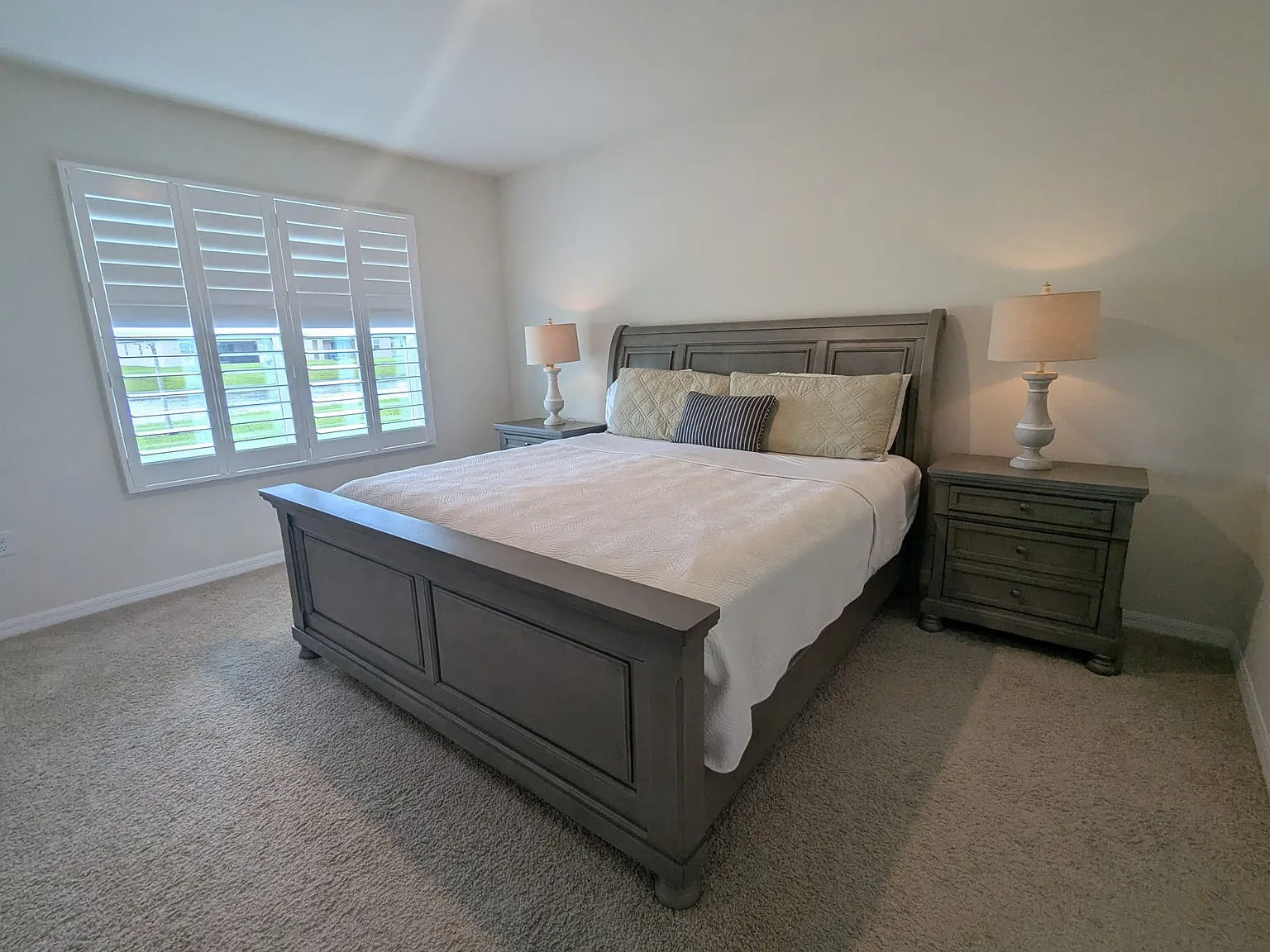 4 bed, 1828 sqft, $2,400 — Photo 2