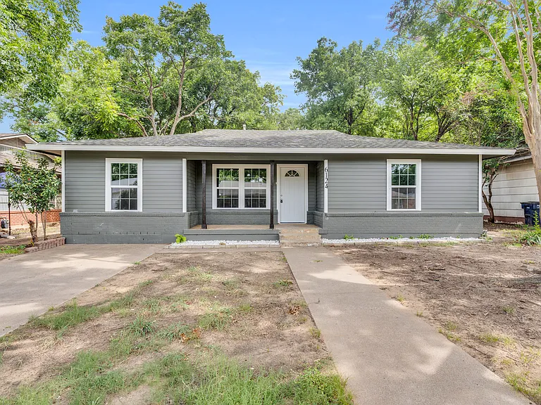 6124 Sundown Dr — Photo 2