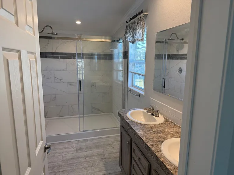47 6th St W #47 — Photo 9