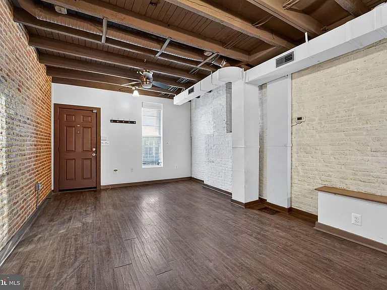 1602 Latrobe St — Photo 5