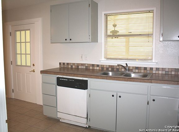 4th image of 4819 Chedder Dr