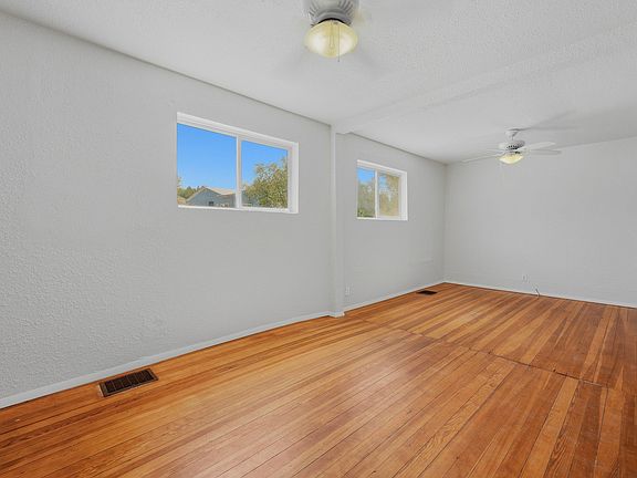 4th image of 809 E 1st St