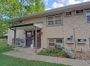 818 S Jefferson St #824, Lockport, IL 60441