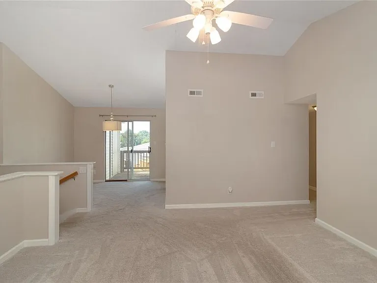 1503 E Swan Cir — Photo 2