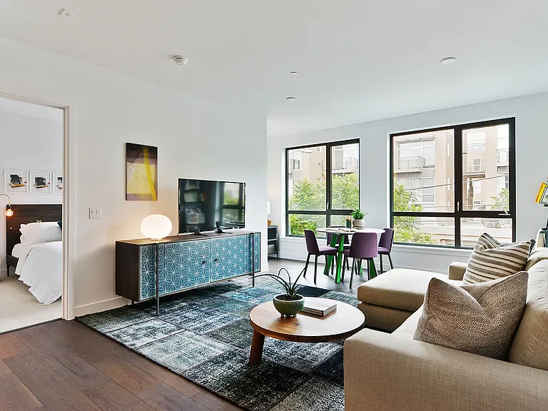 1300 22nd St #421 — Photo 4