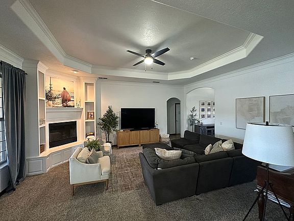 3rd image of 117 Garrett Dr
