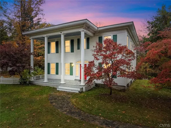 13 Gray Rd, Oswego, NY 13126
