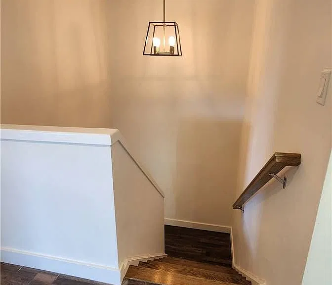107 Crittenden Sq — Photo 15