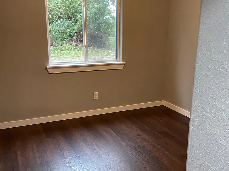 5214 Plum St — Photo 4