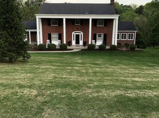 5120 Dunvegan Rd, Louisville, KY 40222