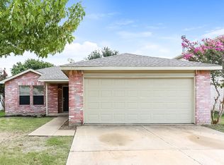 8757 Garden Springs Dr, Fort Worth, TX 76123