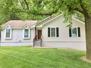 308 NW Pecan St, Blue Springs, MO 64014
