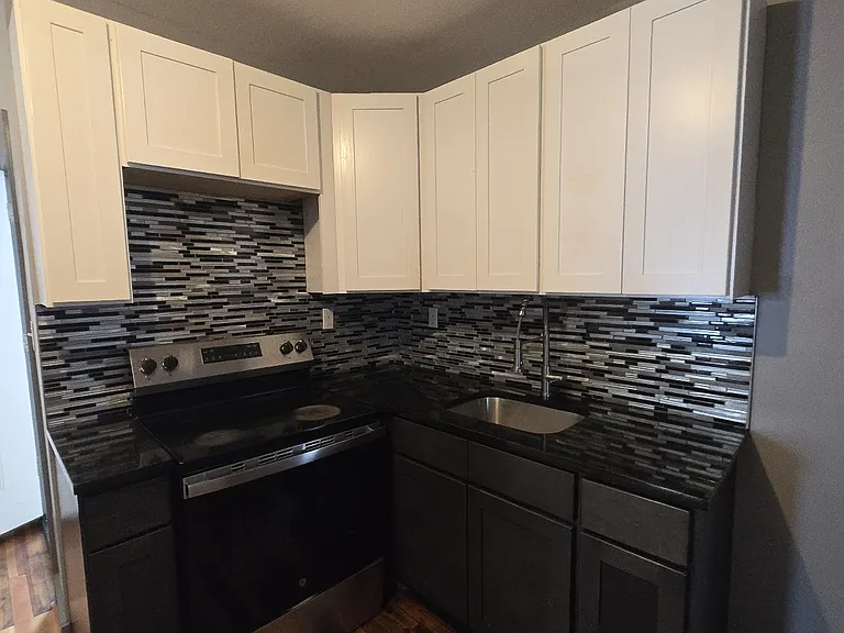 87 Cottage St #6 — Photo 2