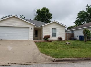 1304 Lo Mar St, Bentonville, AR 72712