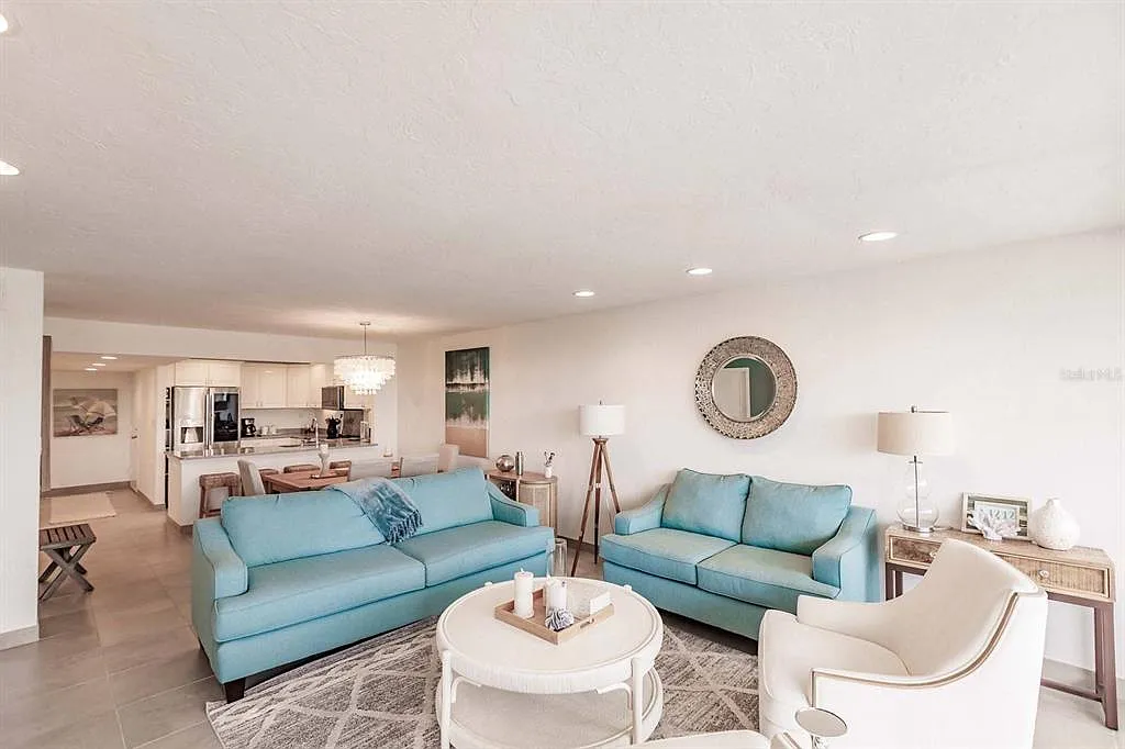 2 bed, 2.0 bath, 1200 sqft, $9,550 — Photo 2