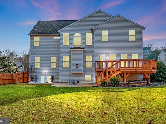 2nd image of 9 Vineyard Ct