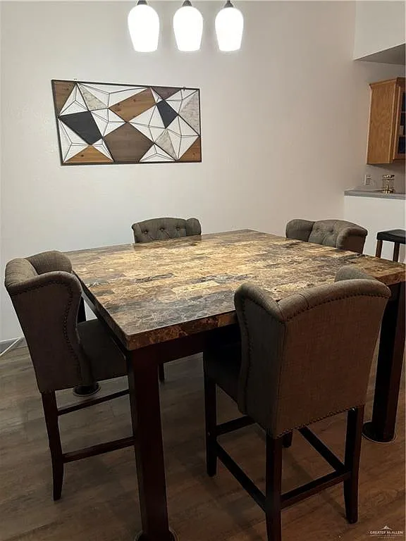 2 bed, 2.0 bath, 1114 sqft, $1,800 — Photo 2