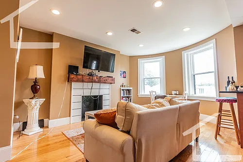 32 Linden St Photo 1
