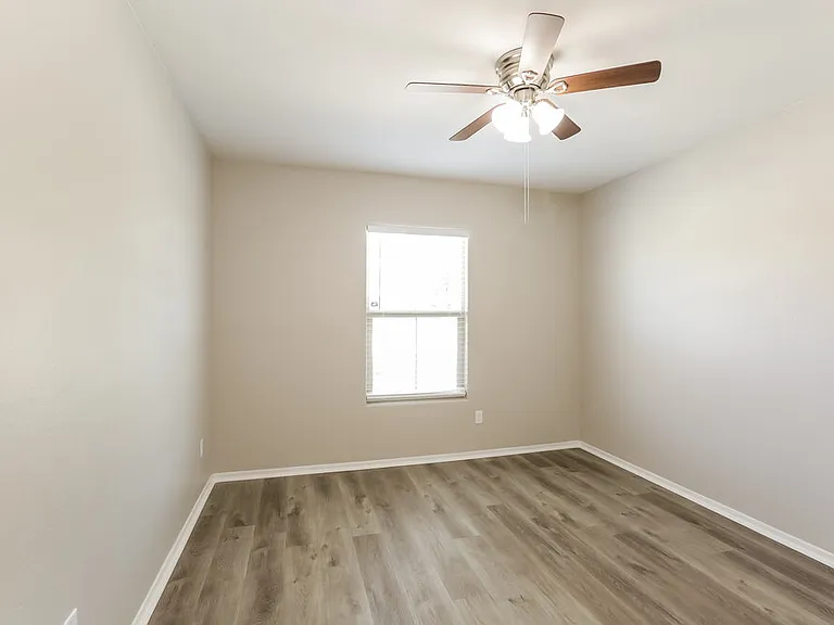 17211 W Gibson Ln — Photo 11