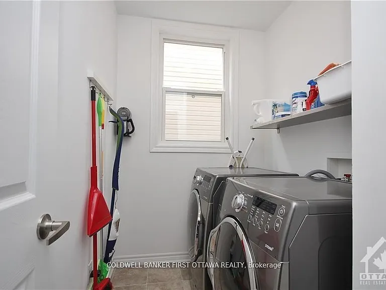 505 Bretby Cres — Photo 10