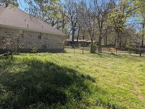 3rd image of 3395 Bonham St