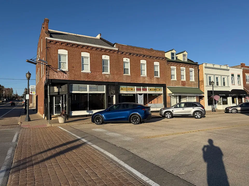 101 E Saint Louis St #2A