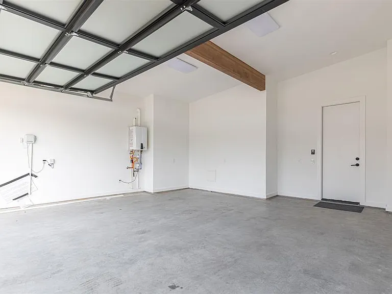 4202 Bonham St — Photo 32