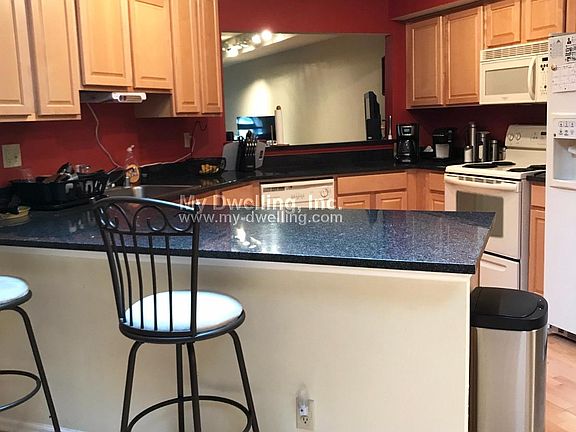 4th image of 270 E Highland Ave APT 1016