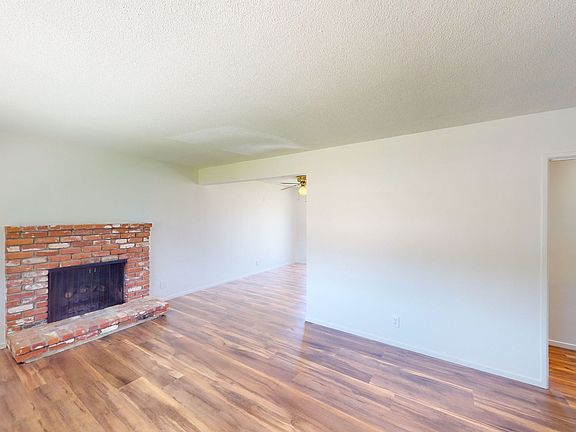 4th image of 228 Ogle St #A
