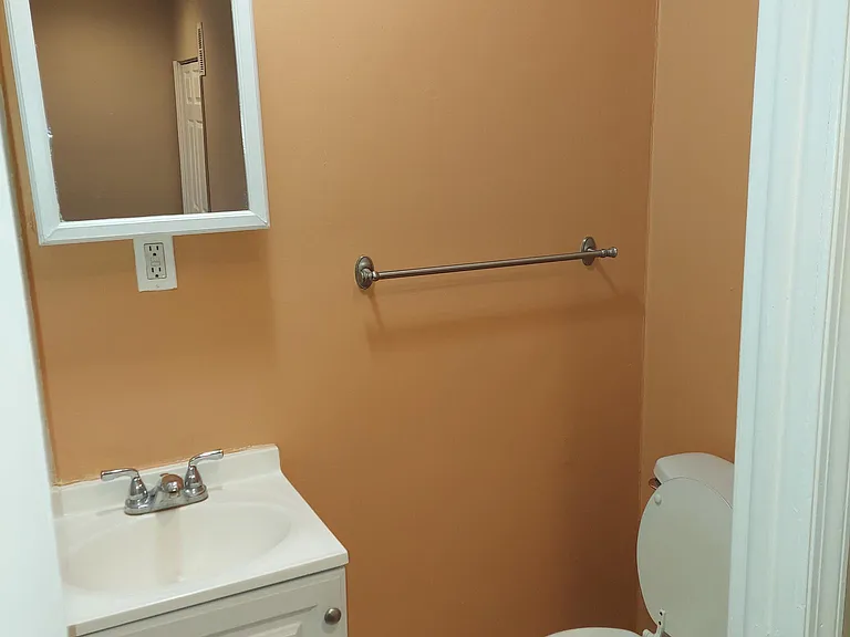 184 E Huntingdon St #3 — Photo 2