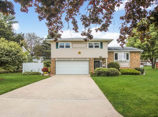 1350 S Deming Ave, Freeport, IL 61032