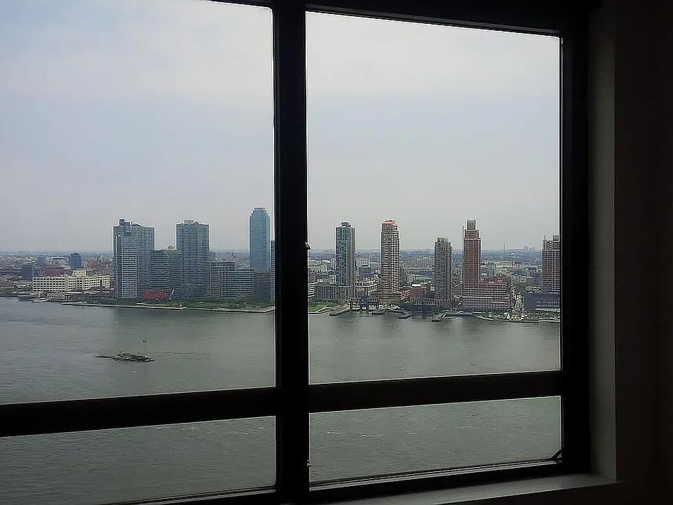 2nd image of 630 1st Ave APT 32R