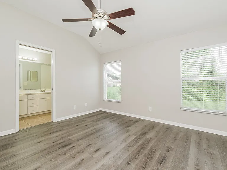 7546 Oxford Garden Cir — Photo 8