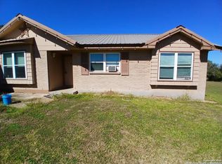 706 Thomaston River Rd, Cuero, TX 77954
