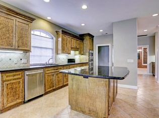 30 Crest Gate, Houston, TX 77082