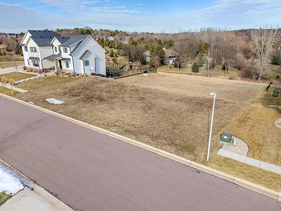 5th image of 205 N Autumnwood Ct