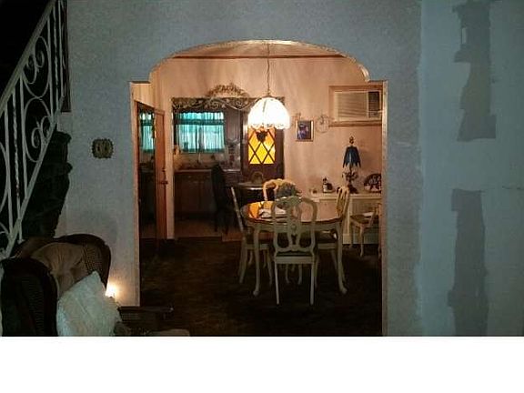 3rd image of 2228 S Woodstock St