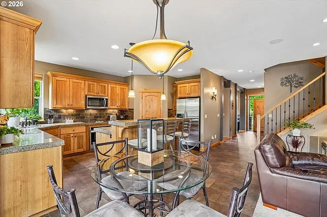 286 SE Condor Dr — Photo 24
