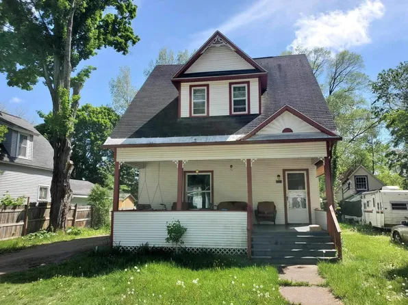 618 Adams St, Boyne City, MI 49712