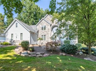 5715 Deer Creek Dr, Willoughby, OH 44094