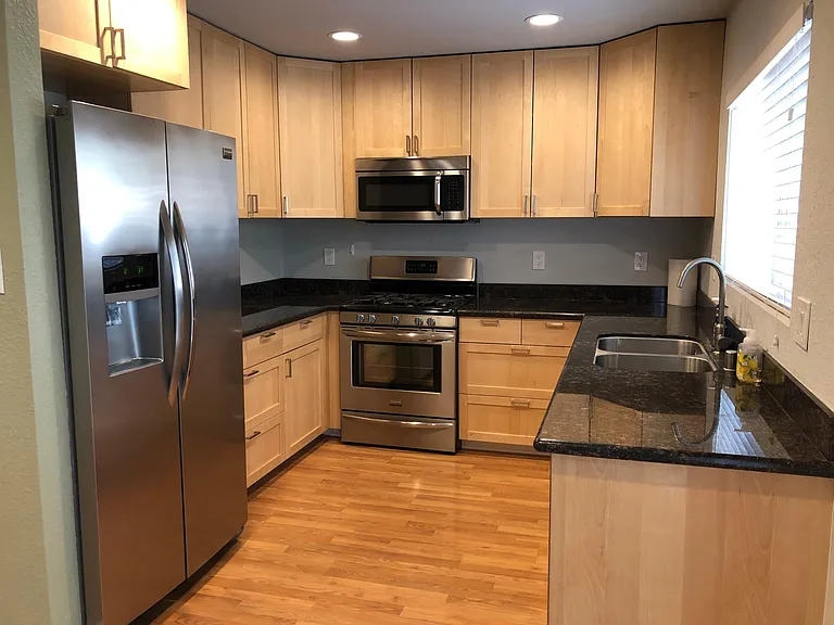3922 Kern St — Photo 3