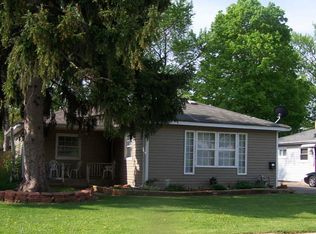 2216 Pierce Ave, Rockford, IL 61103