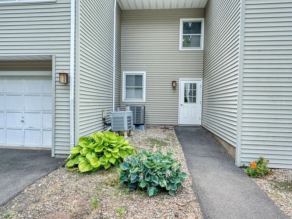 1st image of 308 Carlton Ln