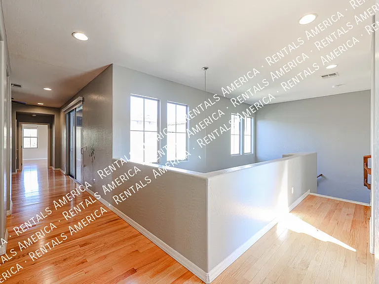 3966 E Crest Ln — Photo 14